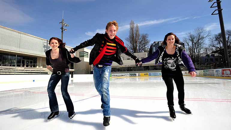 Prinzregentenstadion eröffnet Eislauf-Saison