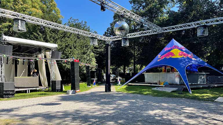 Open-Air Club am Maximiliansplatz: Münchens neues Partyprojekt startet