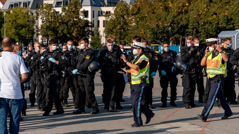 Proteste gegen IAA: Polizei setzt Schlagstöcke und Pfefferspray ein