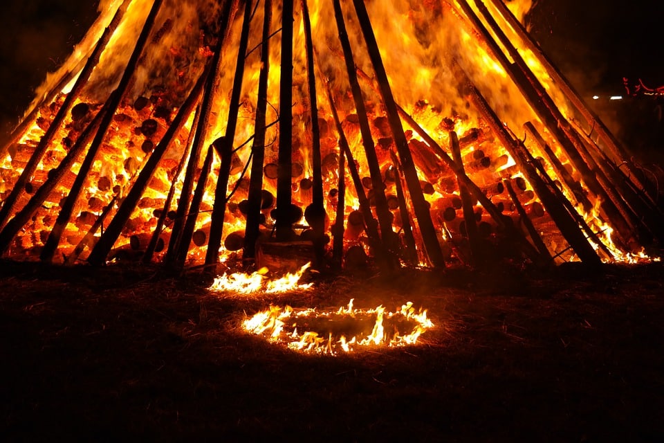 Sonnwendfeuer rund um München