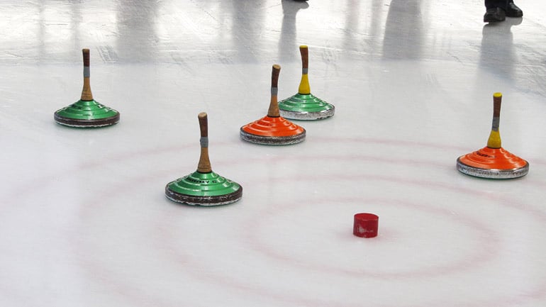 Startschuss für das Eisstockschießen