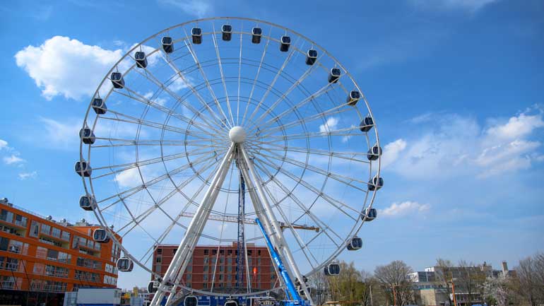 Das Riesenrad in München eröffnet