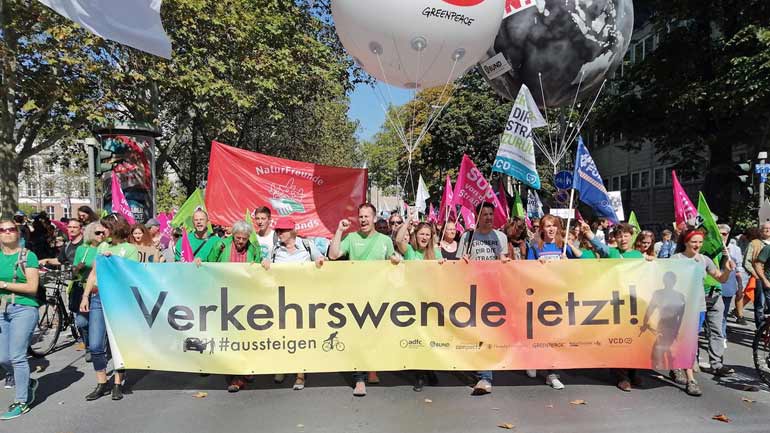 IAA-Demos sorgen für Verkehrsbehinderungen am Wochenende: Diese Strecken sind betroffen