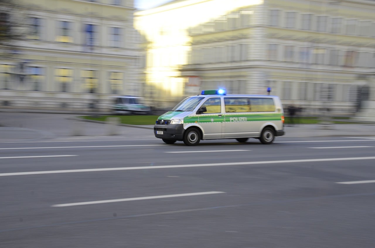 Münchner schwer verletzt auf Wiese gefunden