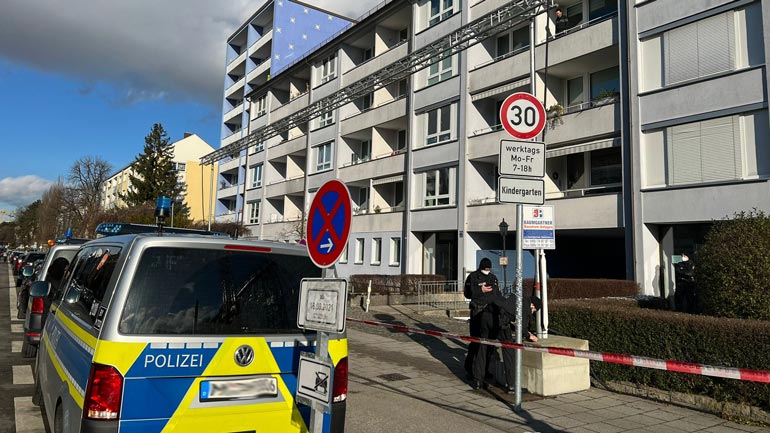Größerer Polizeieinsatz in München – Polizei schießt