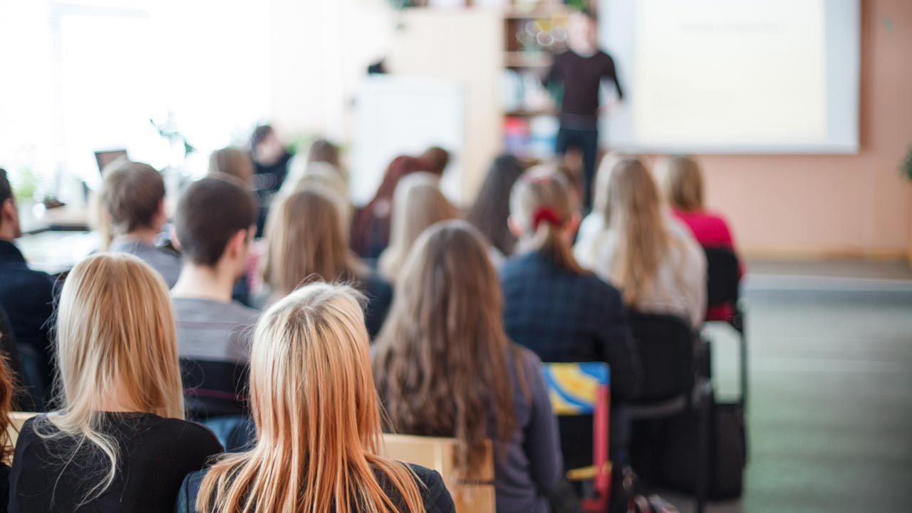 An Schule in Landkreis München: Betrüger gibt sich als Lehrer aus – und wird entlarvt