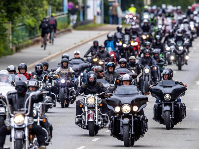 Trotz Verbot: Tausende Motorradfahrer sorgen bei Demo für Chaos in München