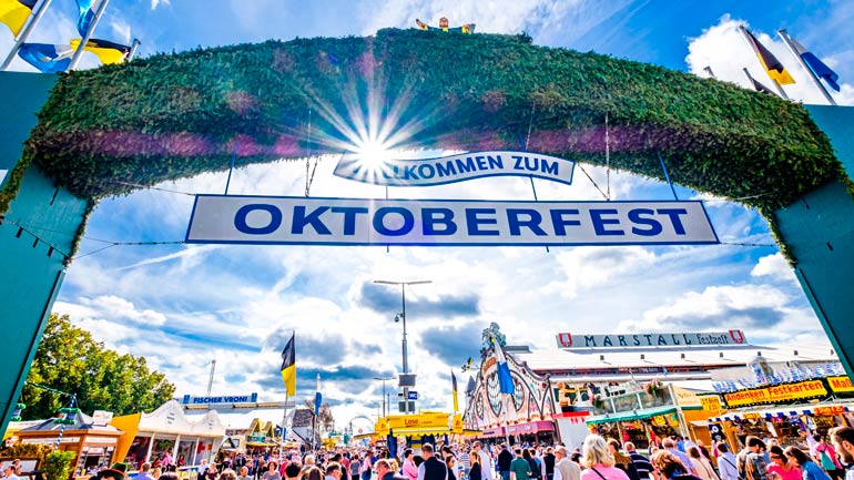 Wirte verklagen Versicherung auf Millionensumme für Wiesn-Ausfall