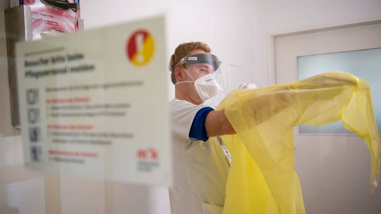 Webasto spendet Schutzmasken an Münchner Klinik