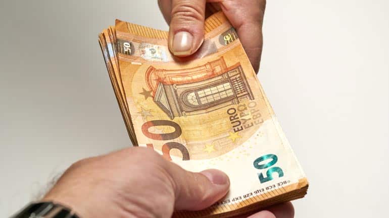 Kabinett: Bis zu 3.000 Euro steuerfrei als Inflationsausgleich