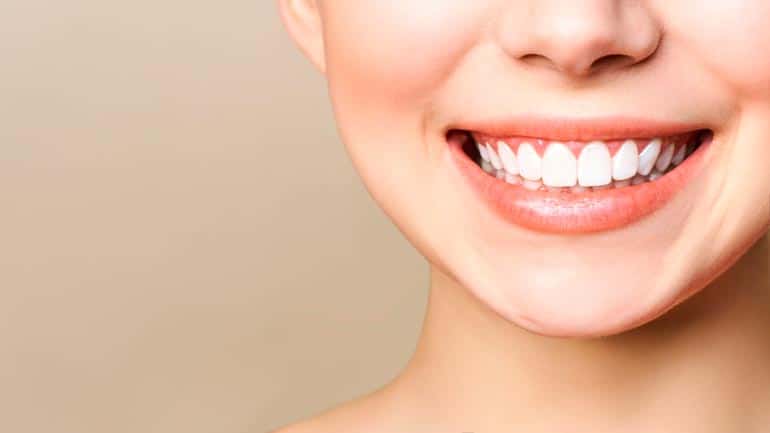 Unsichtbare Zahnschienen – ein neuer Trend für ein schönes Lächeln