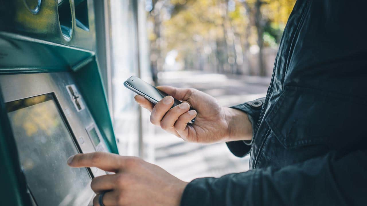 Bankautomaten werden nicht bestückt: Warum Bargeld dieses Wochenende knapp wird