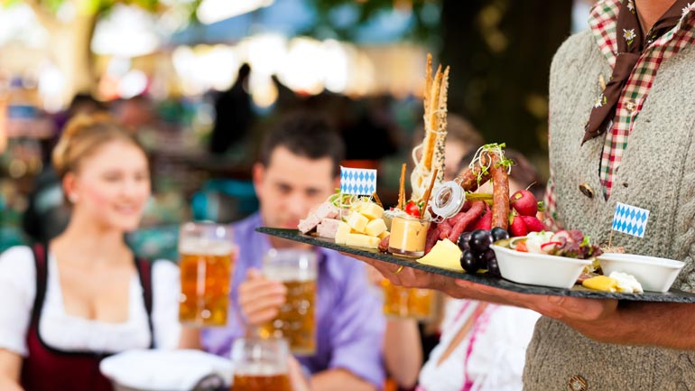 Bayerns Biergärten dürfen ab sofort wieder länger öffnen