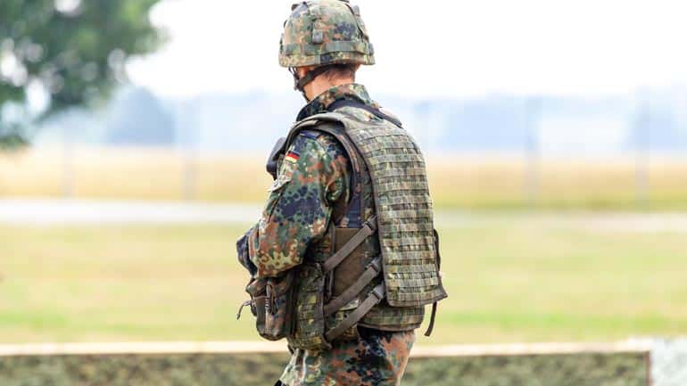 Wegen Ukraine-Krieg: Könnte die Wehrpflicht in Deutschland zurückkommen?