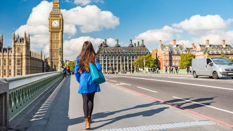 Umstrittene Quarantänepflicht in Großbritannien in Kraft