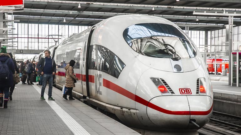 Deutsche Bahn: 100 zusätzliche Züge rund um Weihnachten im Einsatz