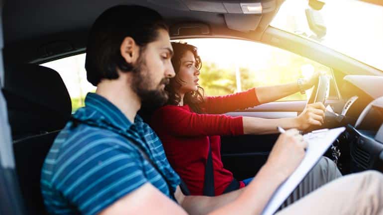 Lieferung, Taxi, Fahrschule: Diese Auswirkungen hat der Preisschock beim Benzin