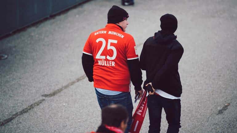 Diese Quarantäne-Regeln gelten für FC Bayern Fans nach Supercup-Reise