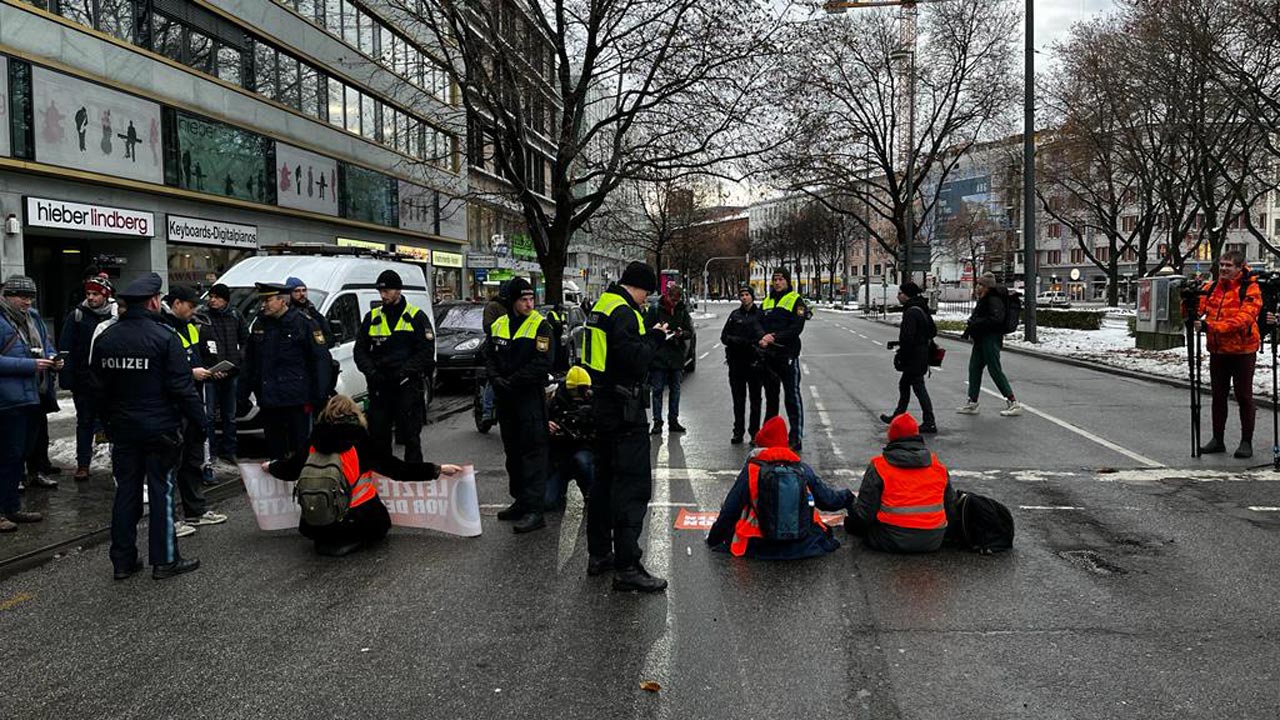 Staatsanwaltschaft ermittelt nach Klimaprotest auch gegen Autofahrer