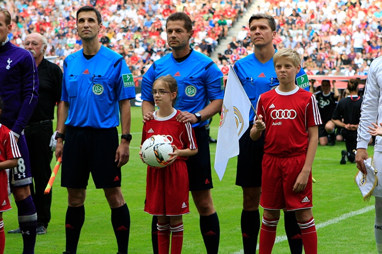 Fußball-Erlebnis der Extraklasse gewinnen