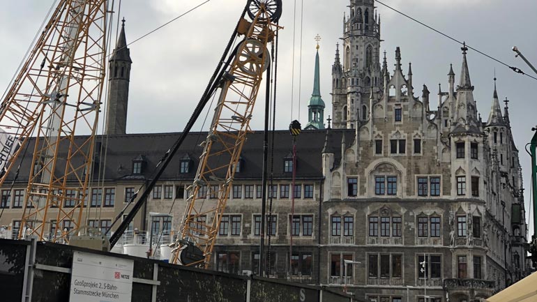 2. Stammstrecke – Einsatzkräfte proben auf der Tunnelbaustelle am Marienhof