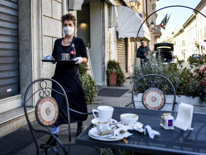 Italien schließt alle Geschäfte und Restaurants