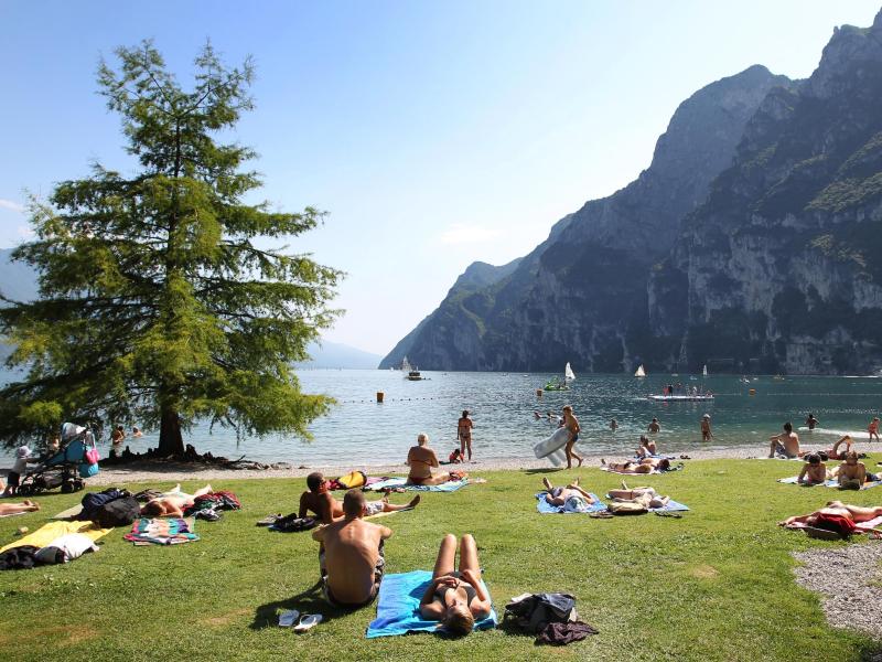 Gardasee will deutsche Touristen: Keine Masken am Strand