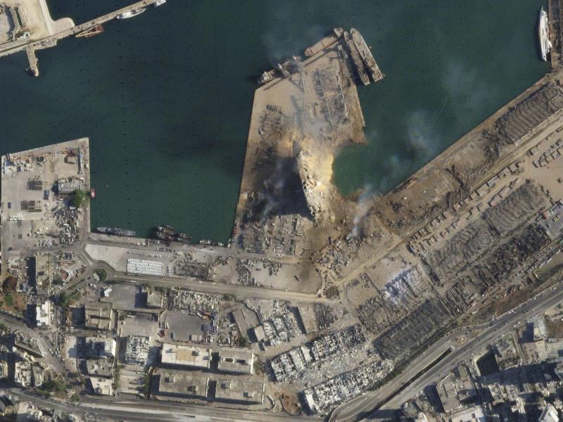 Hafen von Beirut vor und nach der Explosion