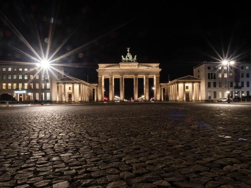 Banger Blick auf Corona-Zahlen nach Beratungen mit Merkel