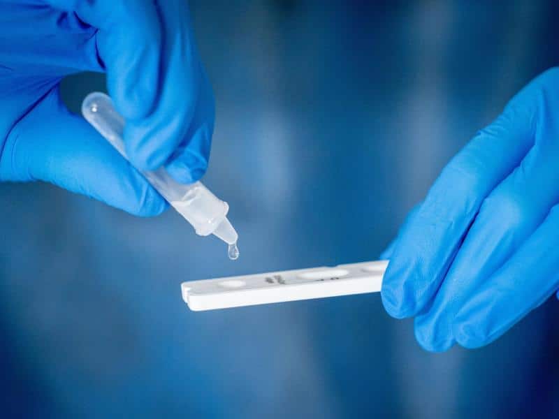 Erste Sonderzulassungen für Corona-Selbsttests für Zuhause