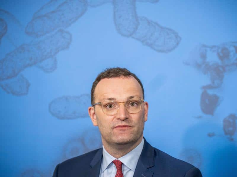 Spahn warnt vor Corona-Inzidenz von über 400 im Herbst