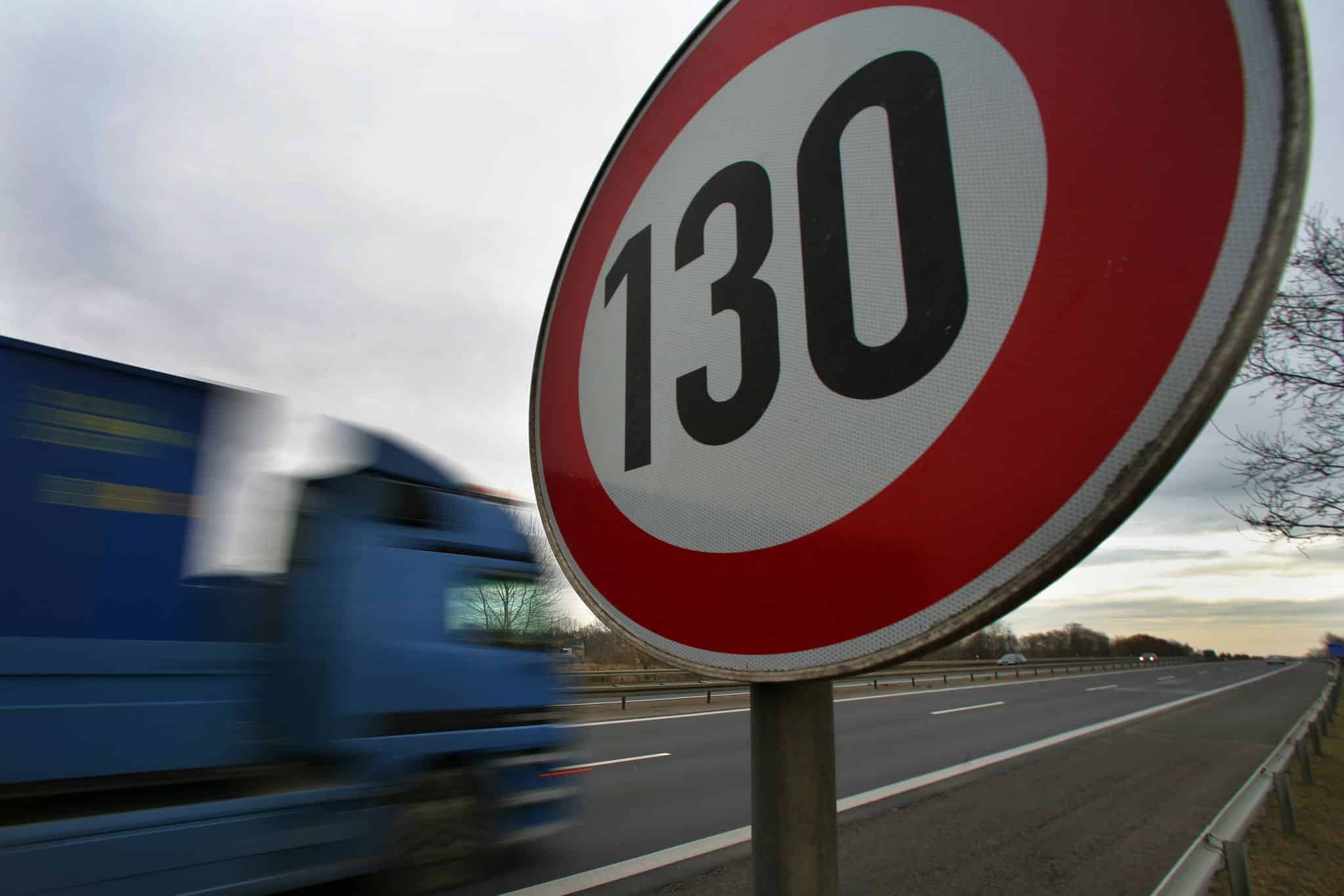 Faktencheck: Wie viel Sprit spart ein Tempolimit auf der Autobahn wirklich?