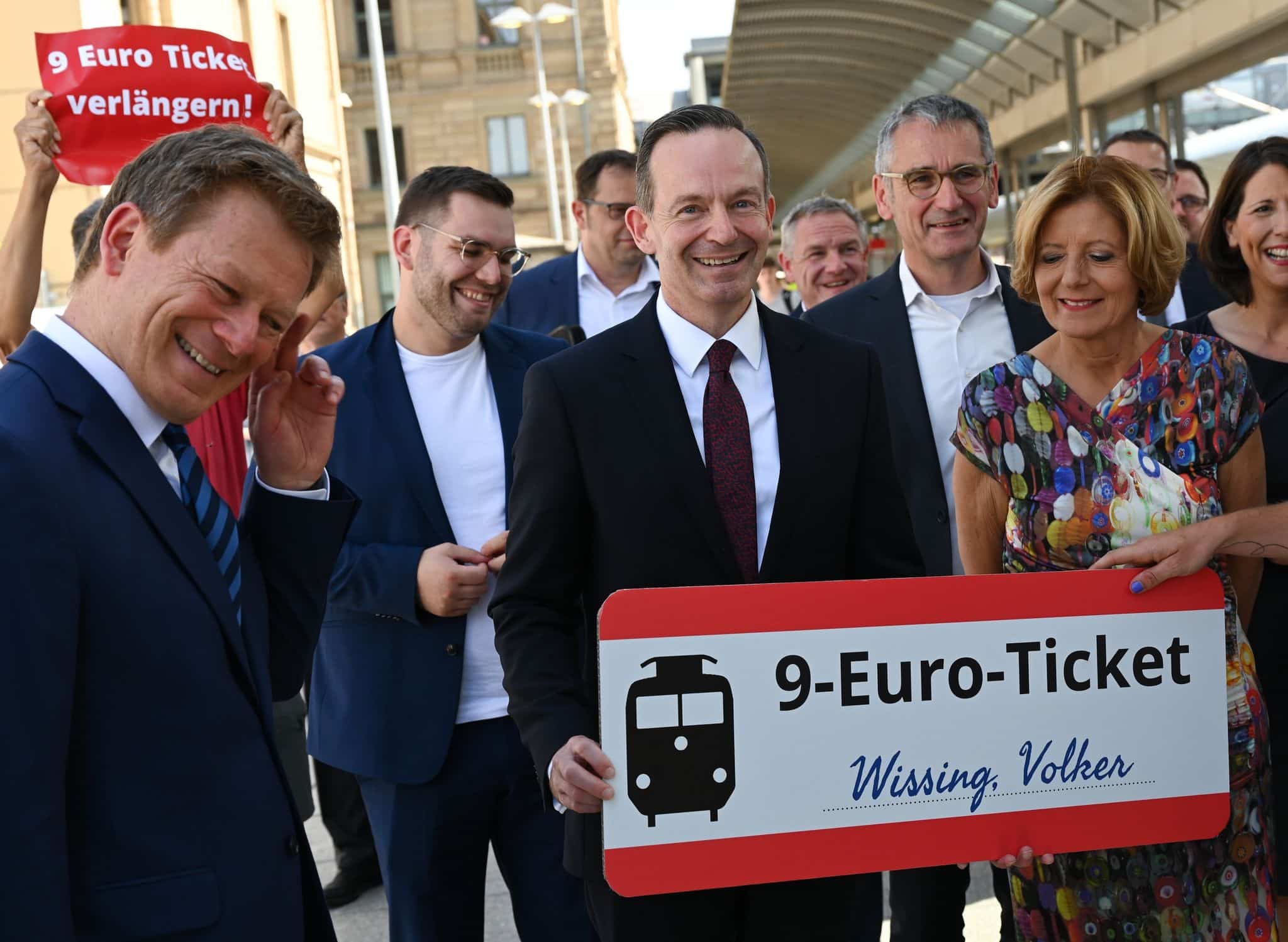Verkehrsminister überzeugt Finanzchef: Wie könnte Nachfolger für 9-Euro-Ticket aussehen?