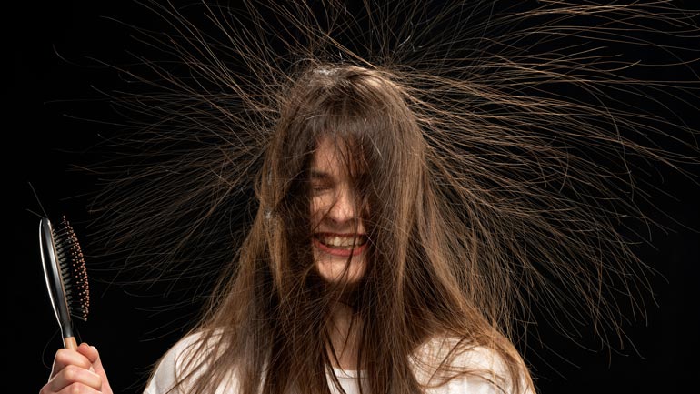 Haare im Winter – So kannst du elektrische Aufladung vermeiden