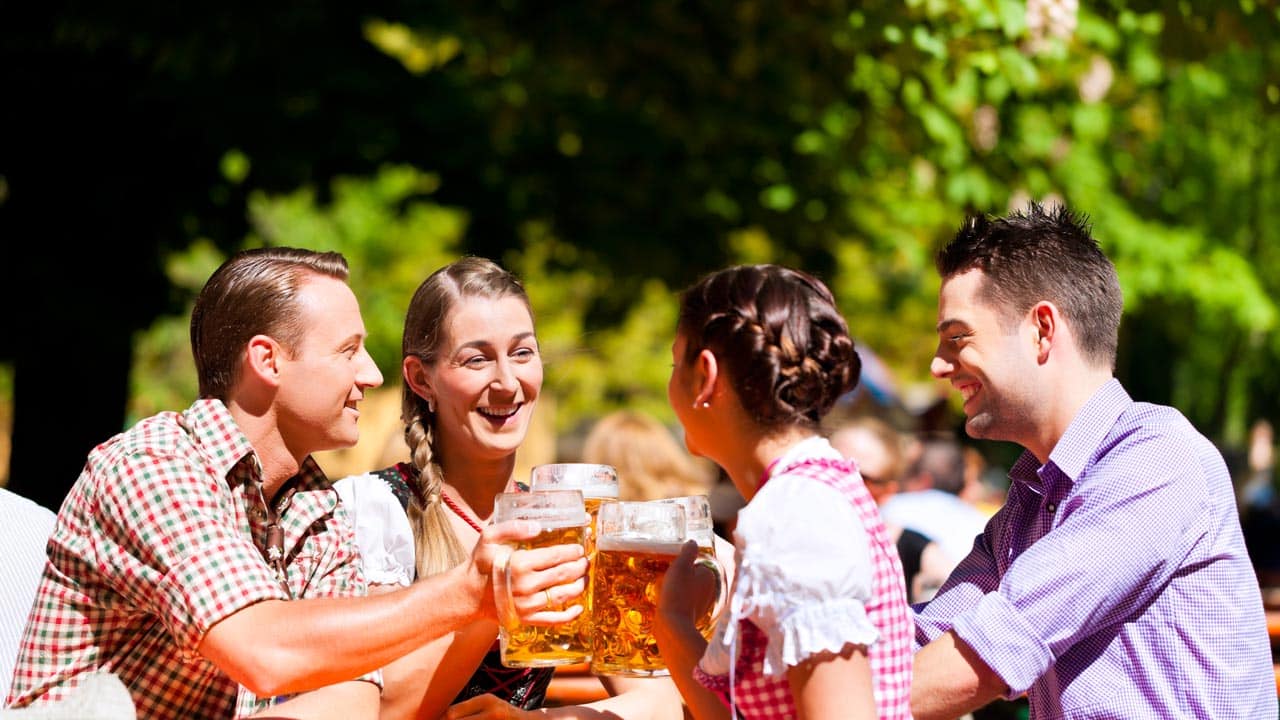 So viel kostet die Maß Bier in den Münchner Biergärten