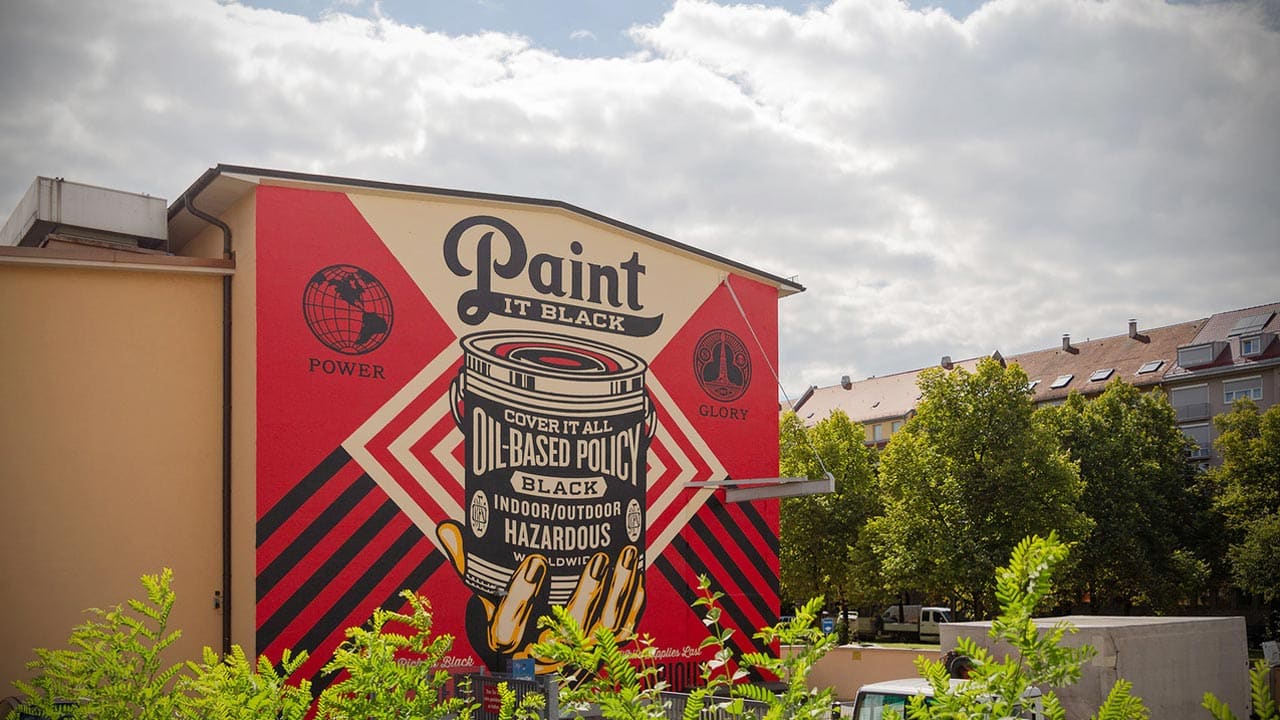 Mural in München; Paint it Black