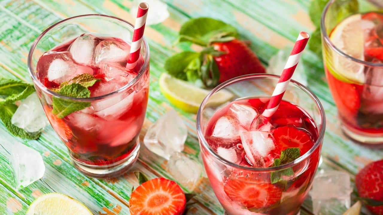 Sommerliche Erdbeer-Drinks: Drei einfache Getränke zum Selbermachen