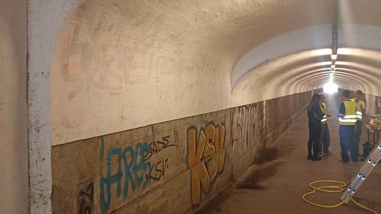 Pinker Tunnel: Projekt „METAMORPHOSE“ am Ostbahnhof