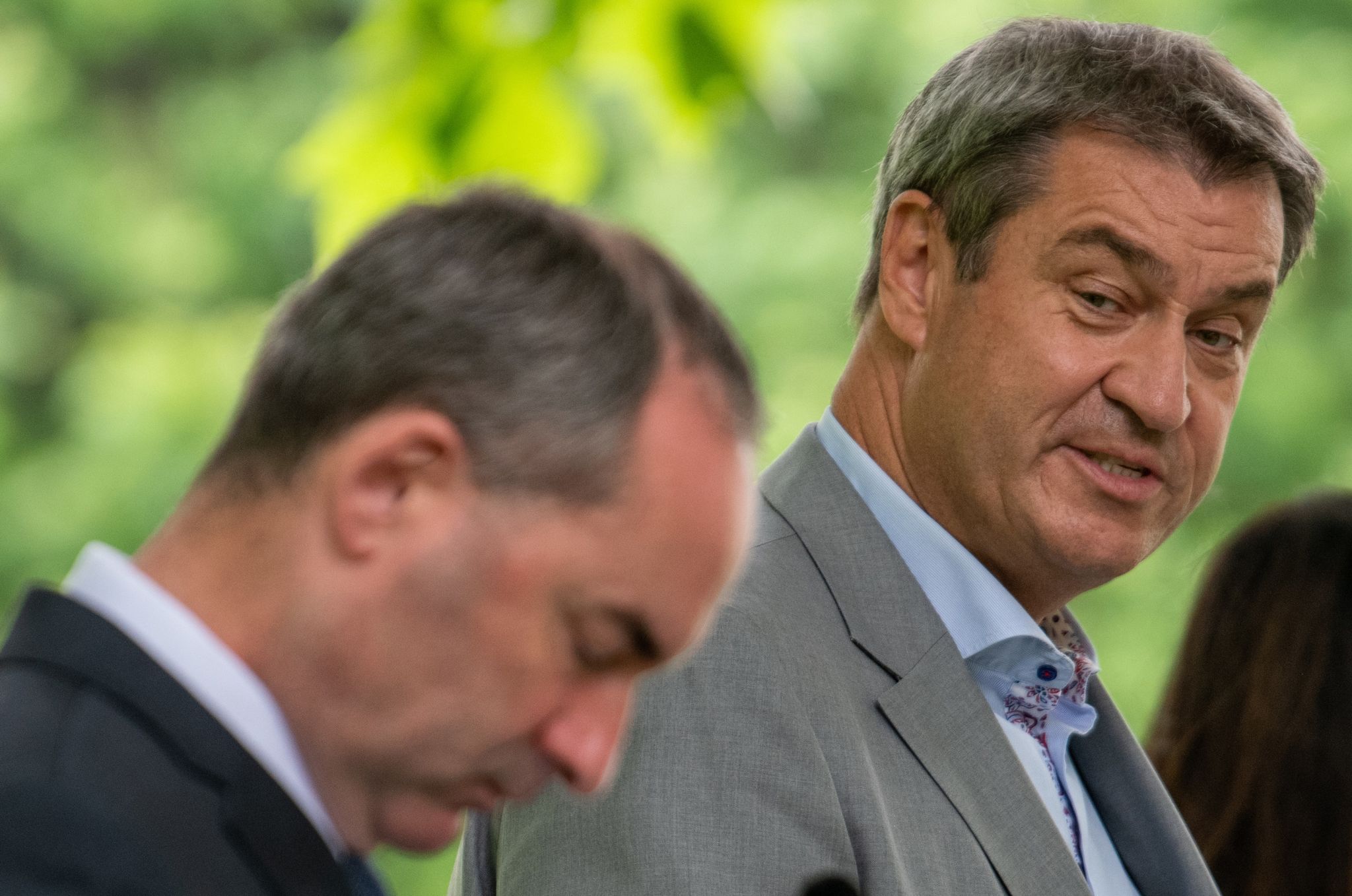 Söder behält Aiwanger nach Flugblatt-Affäre im Amt