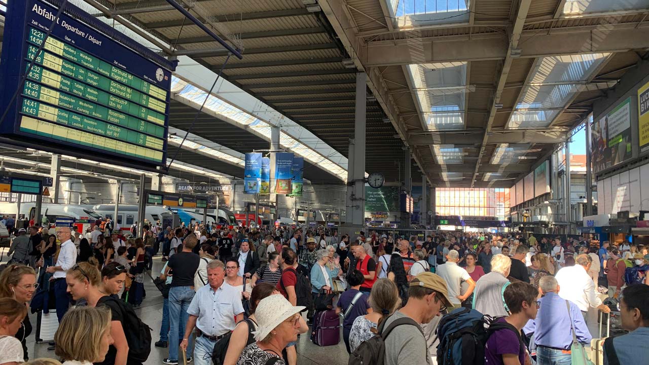 Oberleitungsschaden verursachte Reise-Stillstand am Münchner Hauptbahnhof