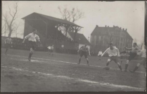 Spiel-des-FCB-ca-1920,-Münchner-Stadtarchiv