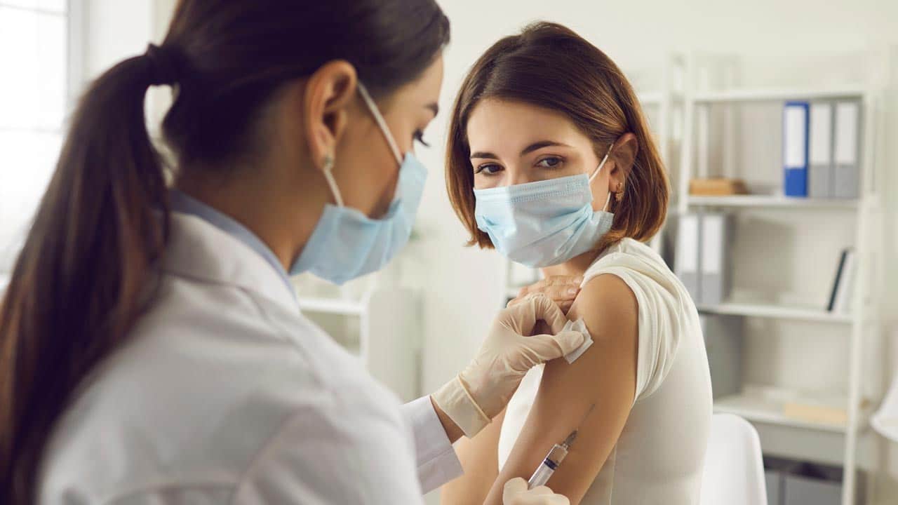 Deutsche Hausärzte fordern Kombi-Impfstoff für Corona und die Grippe