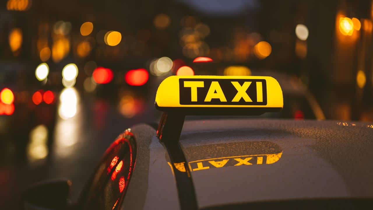 Stadtrat beschließt Anhebung der Kosten für Taxifahrten
