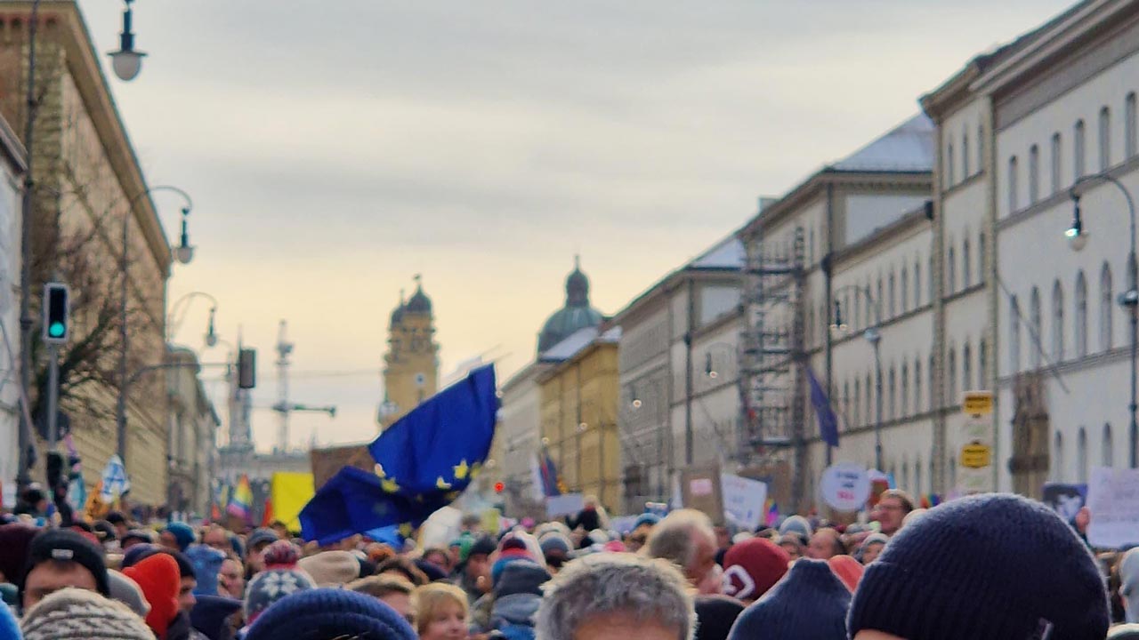 Großdemo gegen Rechts in München: Abbruch wegen zu vielen Teilnehmern
