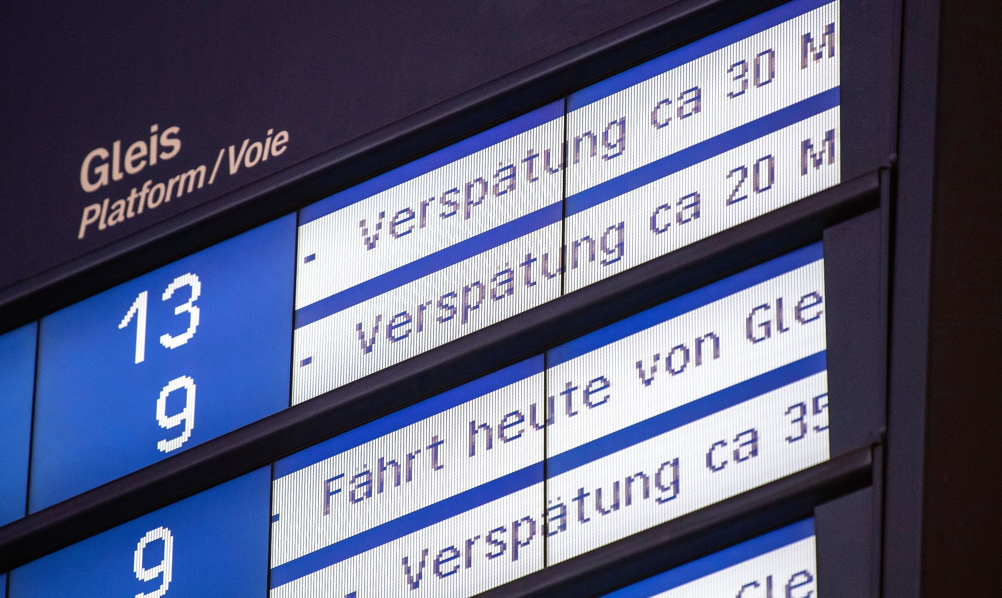 Einschränkungen bei der Bahn wegen Eisregen & Glätte