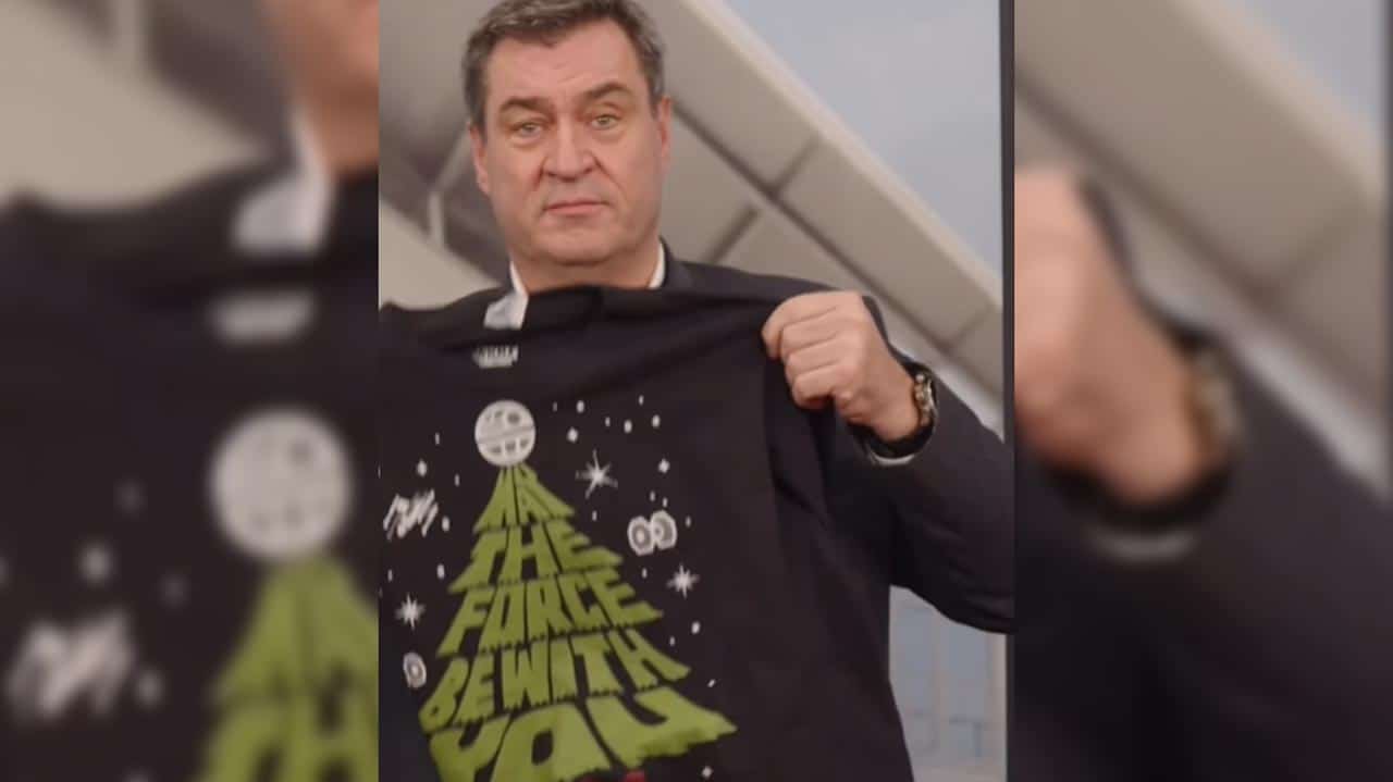 Markus Söder verschenkt seine Weihnachtspullis an Follower