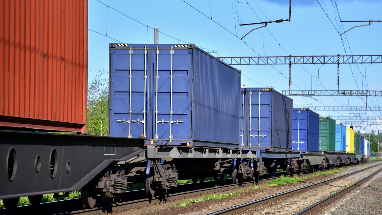Gefährlicher Trend bei Jugendlichen? Erneut schwerer Strom-Unfall auf Bahnwaggon