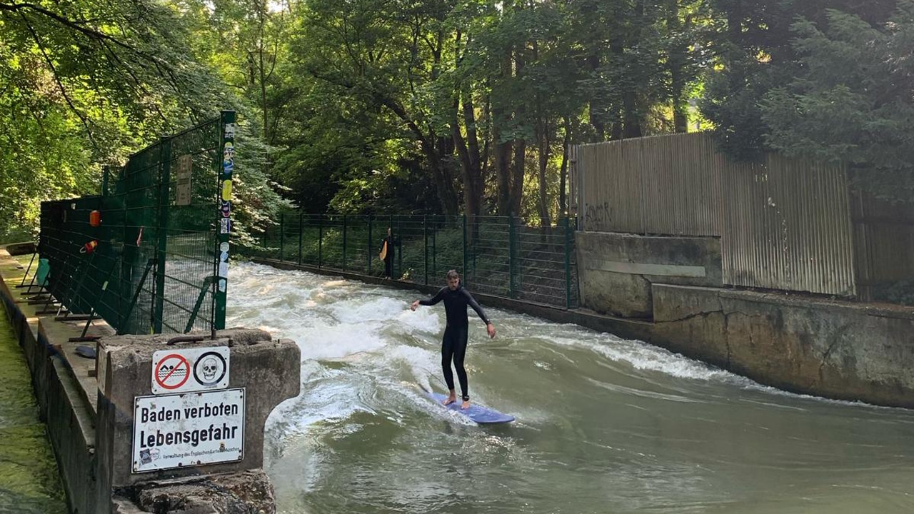 Zweite Eisbachwelle: Dianabadschwelle E2 wird offiziell zum Surfen freigegeben