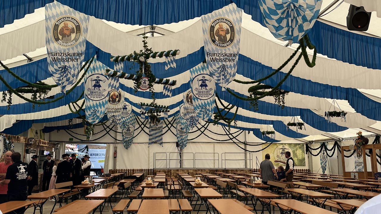 Bier für zehn Euro: Das Dachauer Volksfest startet