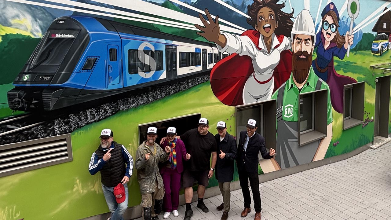 Neues Graffiti am Ostbahnhof ehrt Fach- & Einsatzkräfte